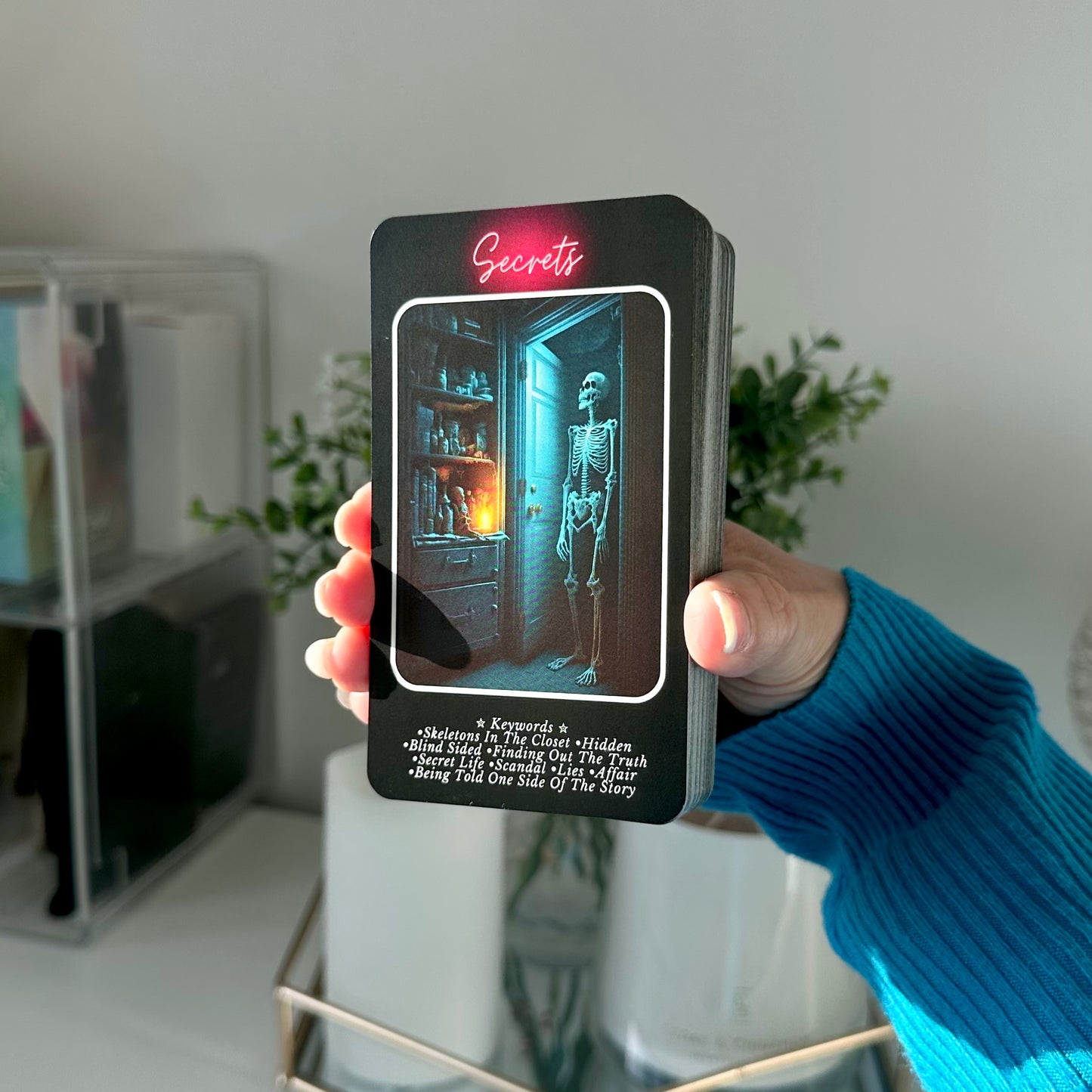 Unveiling The Truth Oracle Deck (Shadow Deck)