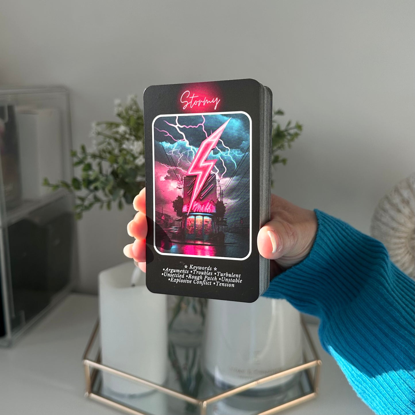 Unveiling The Truth Oracle Deck (Shadow Deck)