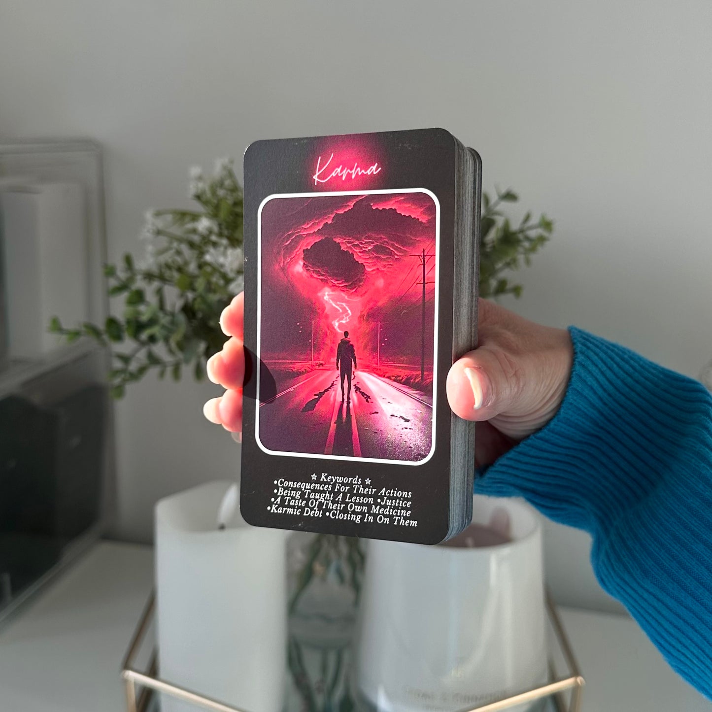 Unveiling The Truth Oracle Deck (Shadow Deck)