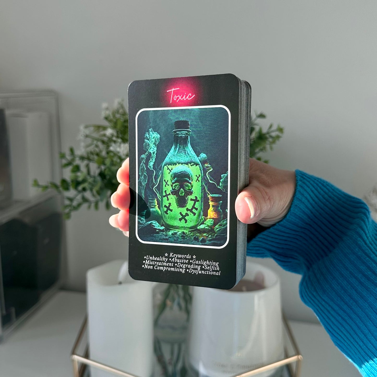 Unveiling The Truth Oracle Deck (Shadow Deck)