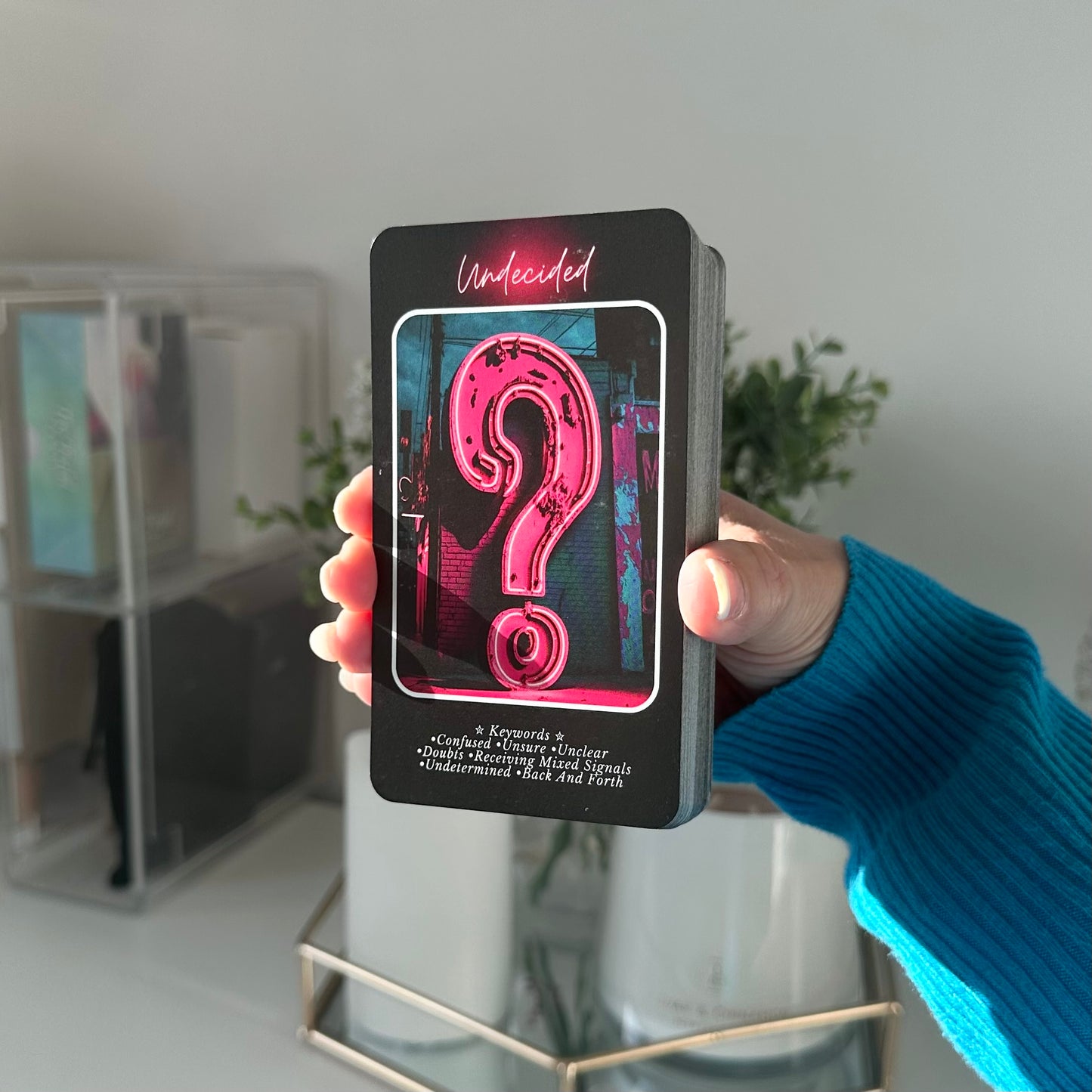 Unveiling The Truth Oracle Deck (Shadow Deck)
